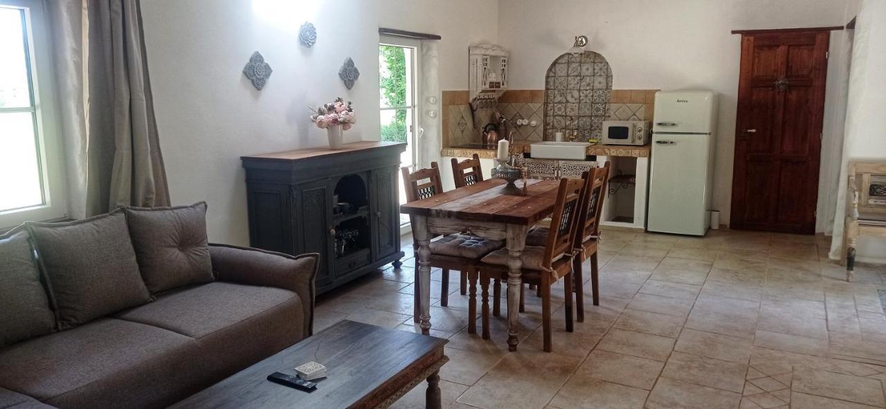 Bungalov Trapani Ruzova Exterior foto